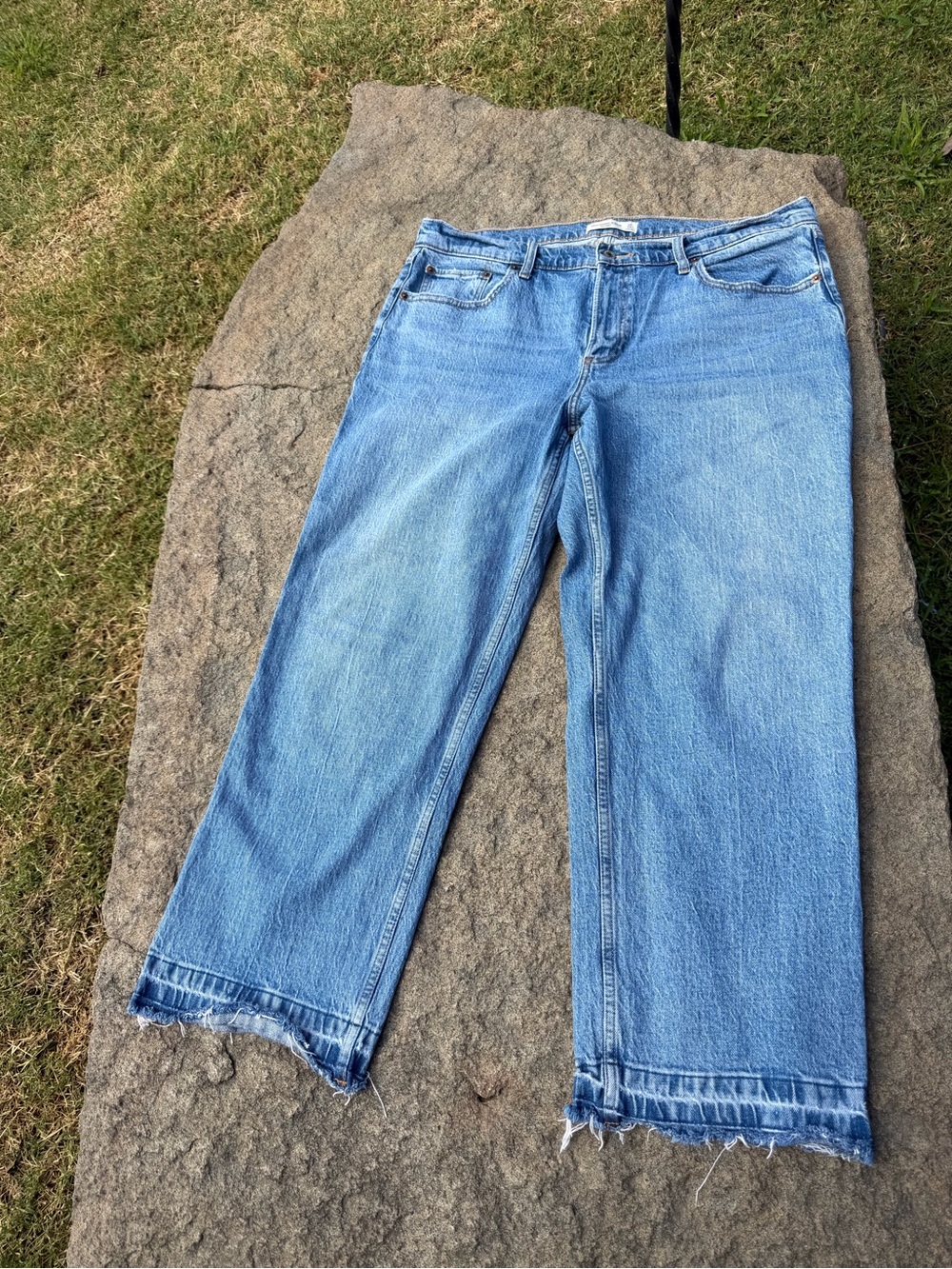 Abercrombie & Fitch The Baggy Low Rise Wide Leg Jeans Distressed Hem 32 14S